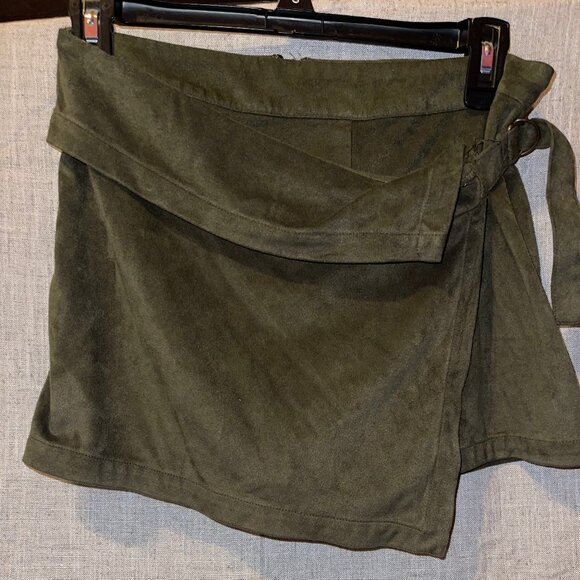 Forever21 Army Green Wrap Skort - Picture 1 of 10